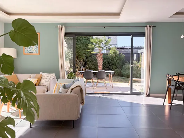 MAISON DE PLAIN-PIED, 3 CHAMBRES AVEC JARDIN À BRIOLLAY