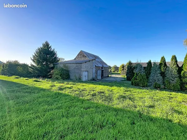 A vendre maison à rénover avec terrain
