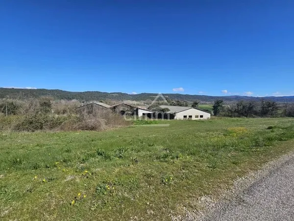 Terrain constructible 775 m²