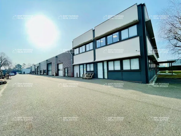 Local d'activité 1321 m²