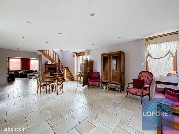 Ferme 10 pièces 273 m²