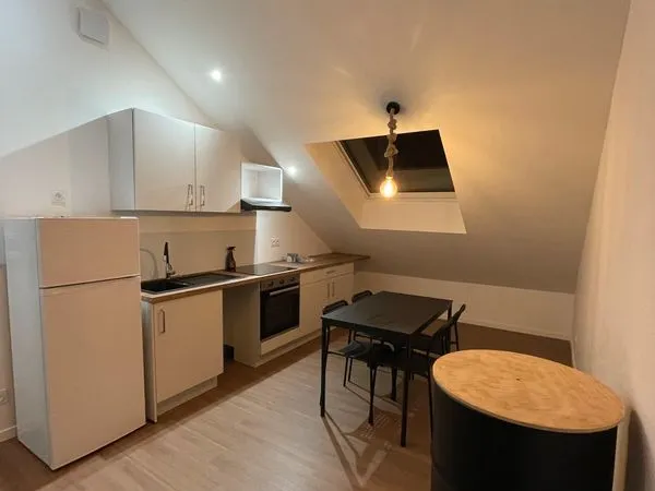 Appartement deux pièces baigné de lumière en plein centre ville