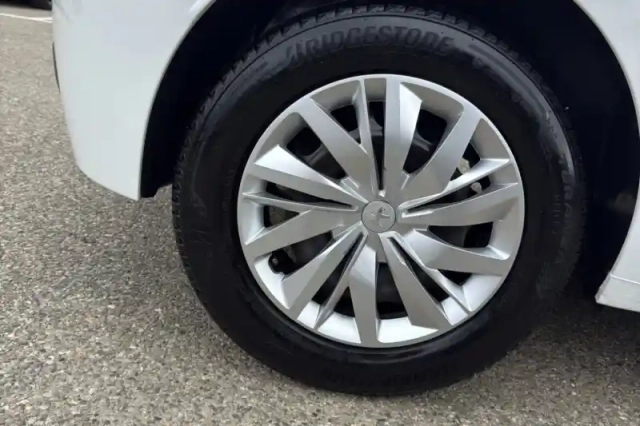 Peugeot 208 puretech 75 s&amp;s bvm5 — photo 26