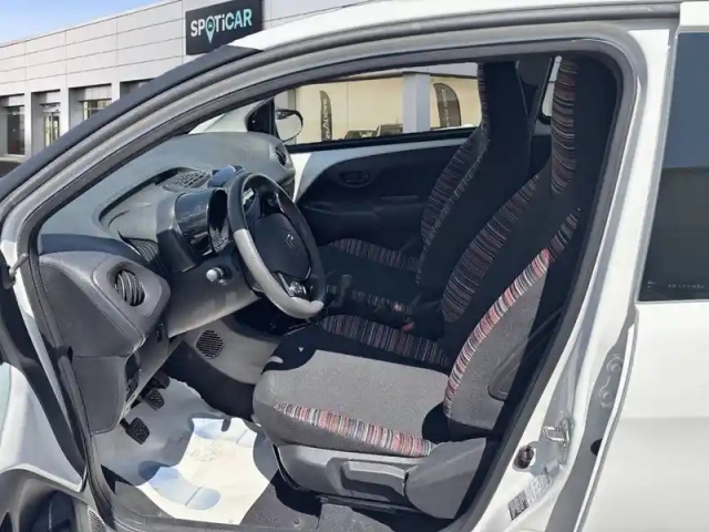 Citroën C1 vti 72 s&amp;s — photo 9
