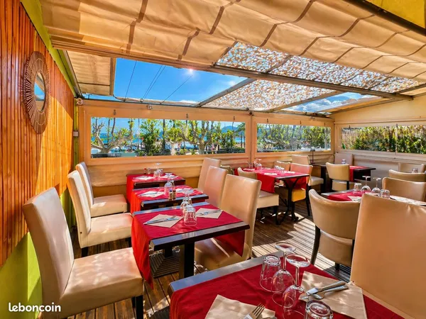 Restaurant ,terrasse vue mer