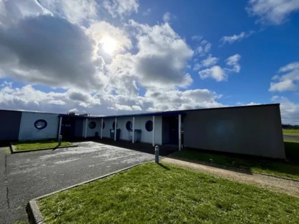 Local professionnel 610 m²