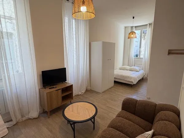 Studio meublé entièrement rénové - 27 m² - bordeaux hypercentre