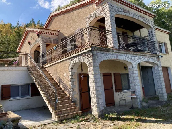 Grande maison près de Laragne