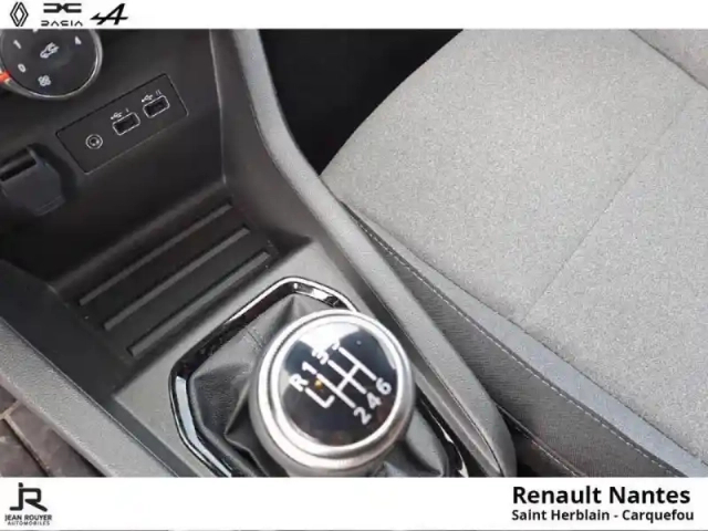 Renault Clio 1.0 tce 90ch evolution — photo 10