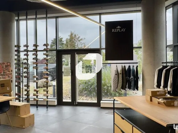 Local commercial 287 m²