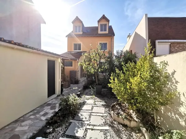94400 VITRY SUR SEINE MAISON 7 PIECES 147.03 M² SUR UN TERRAIN DE 239 M² ET UN JARDIN DE 150 M²