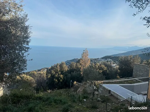 Terrain 898 m² BRANDO