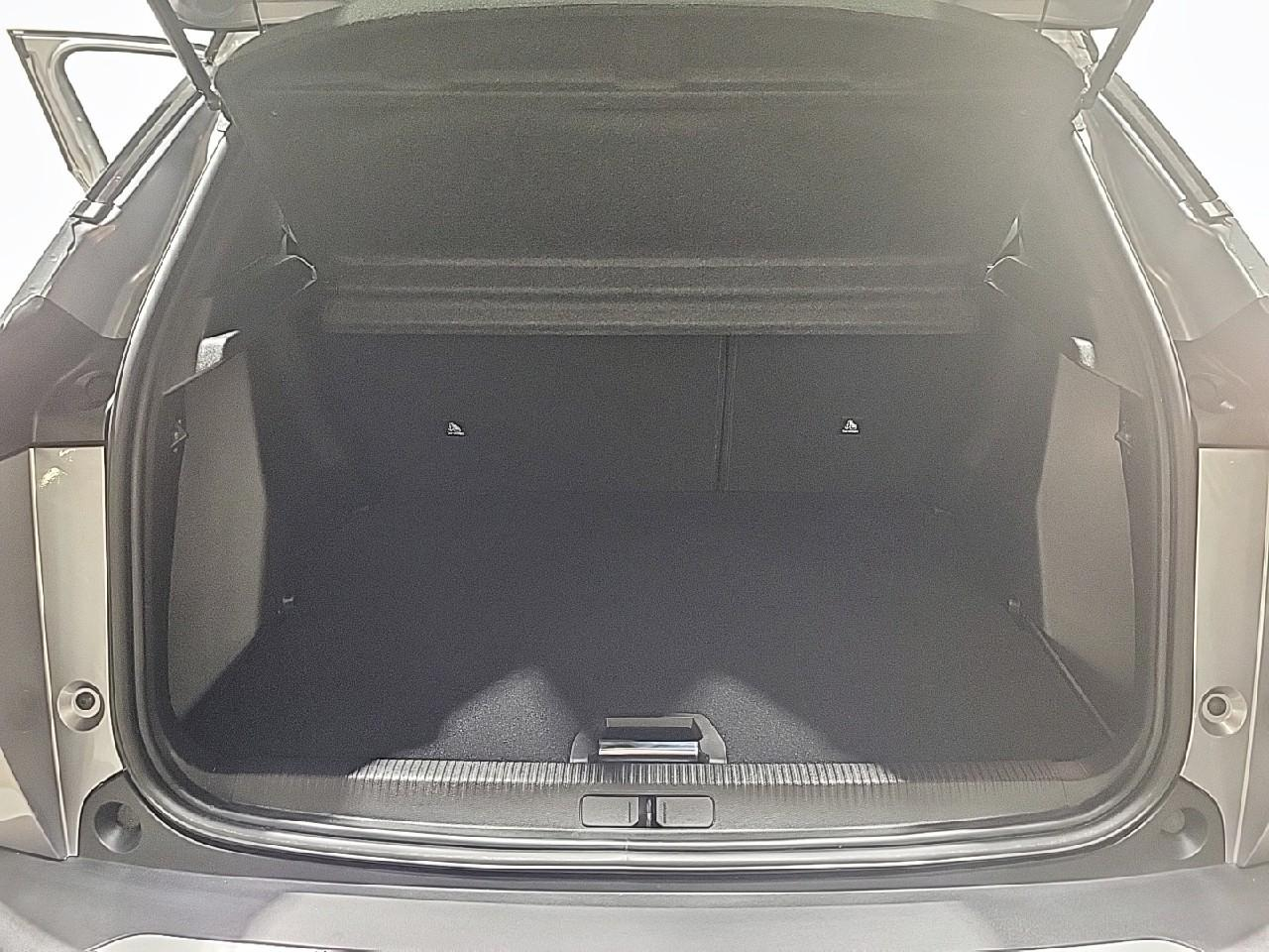 Peugeot 2008 puretech 130 s&s eat8 gt — photo 14