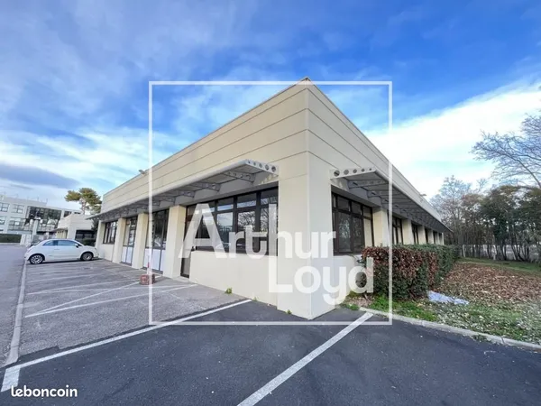 Bureaux 382 m²