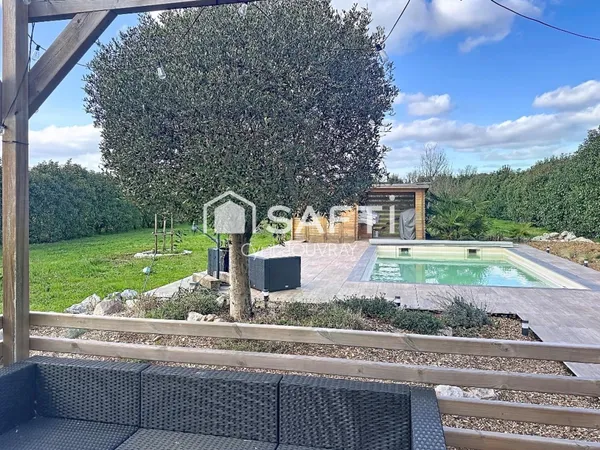 Maison trois chambres avec piscine sur parcelles de Plus De, 2000 m²