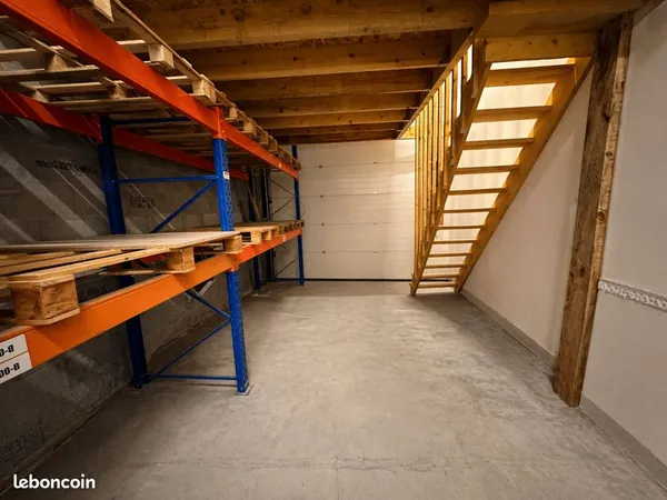 Local 280 m² MARTIGNAS SUR JALLE