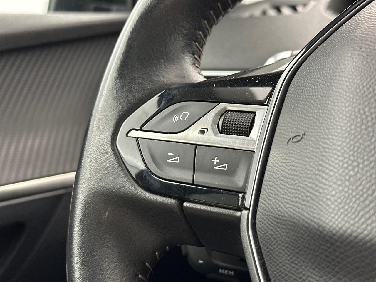 Peugeot 3008 puretech 130ch s&s eat8 active pack — photo 17