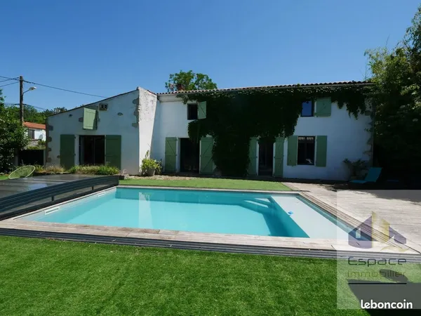 Propriété 8 pièces 213 m²