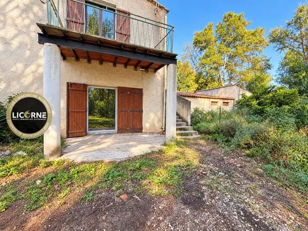 Studio à vendre - Saint-Victoret - avec mezzanine dans un cadre