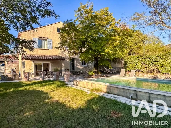 Maison 8 pièces 216 m²