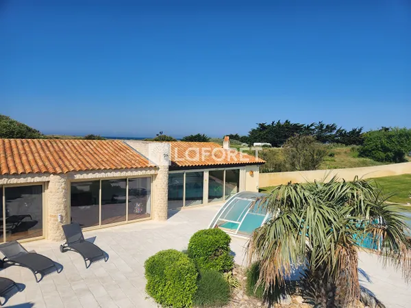 Maison 8 pièces 210 m²