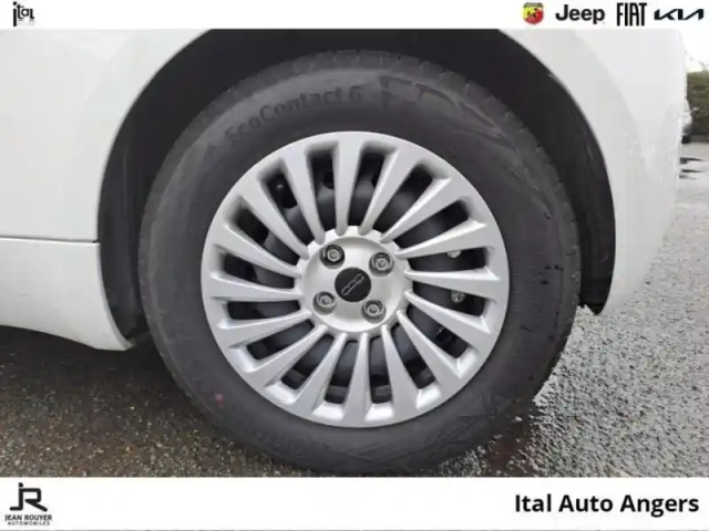 Fiat 500 e 95ch action — photo 11