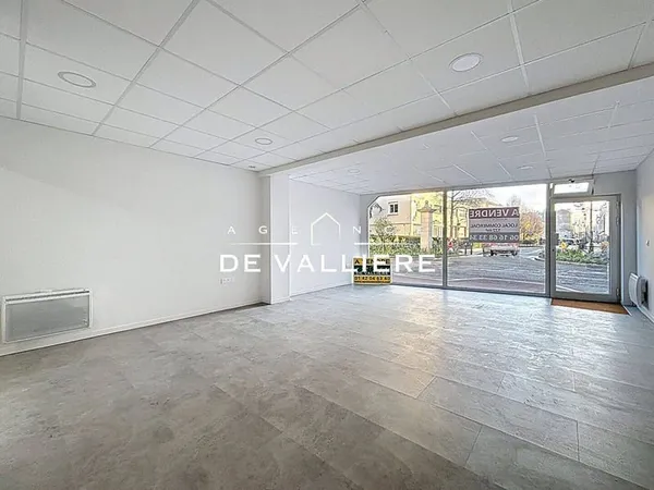 Local commercial 2 pièces 123 m²