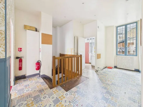 Local commercial 115 m²