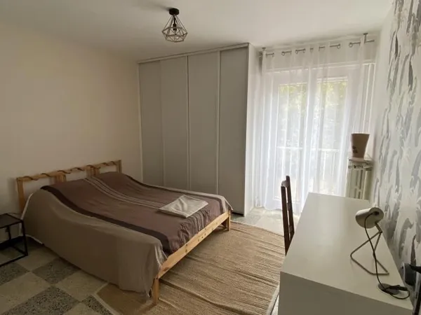 Chambre de 14m2 à louer sur Toulon