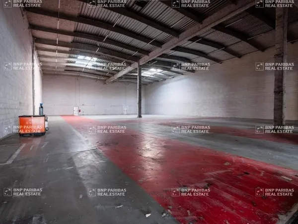 Entrepôt 3453 m²