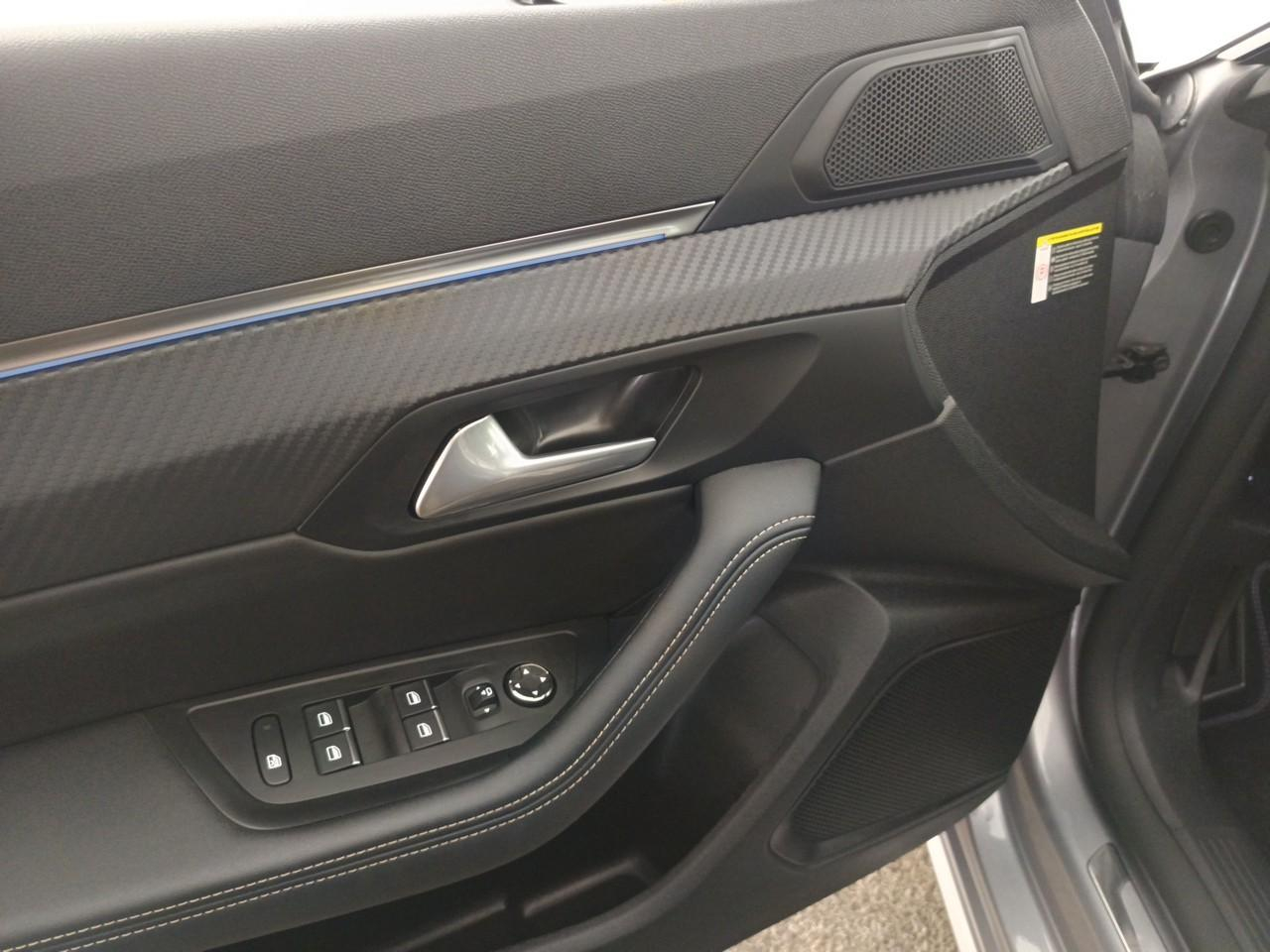Peugeot 508 sw hybrid 225 e-eat8 gt — photo 21