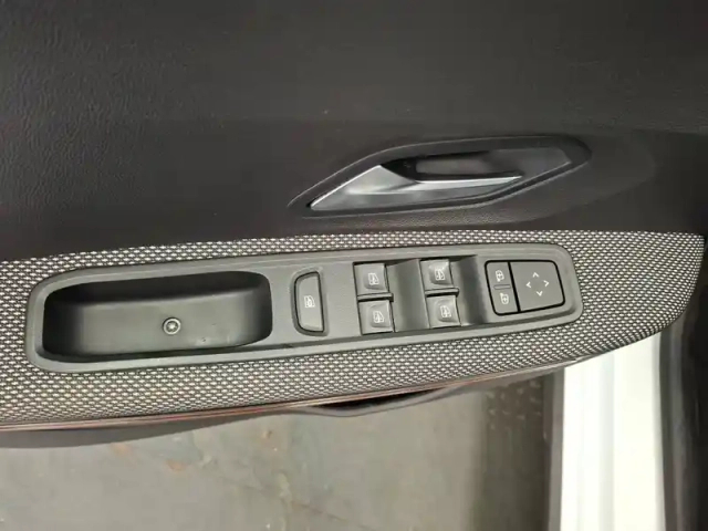 Dacia Sandero eco-g 100 — photo 27