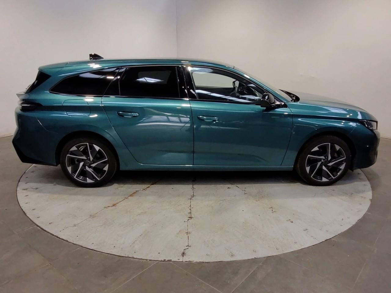 Peugeot 308 sw puretech 130ch s&s eat8 allure pack — photo 6
