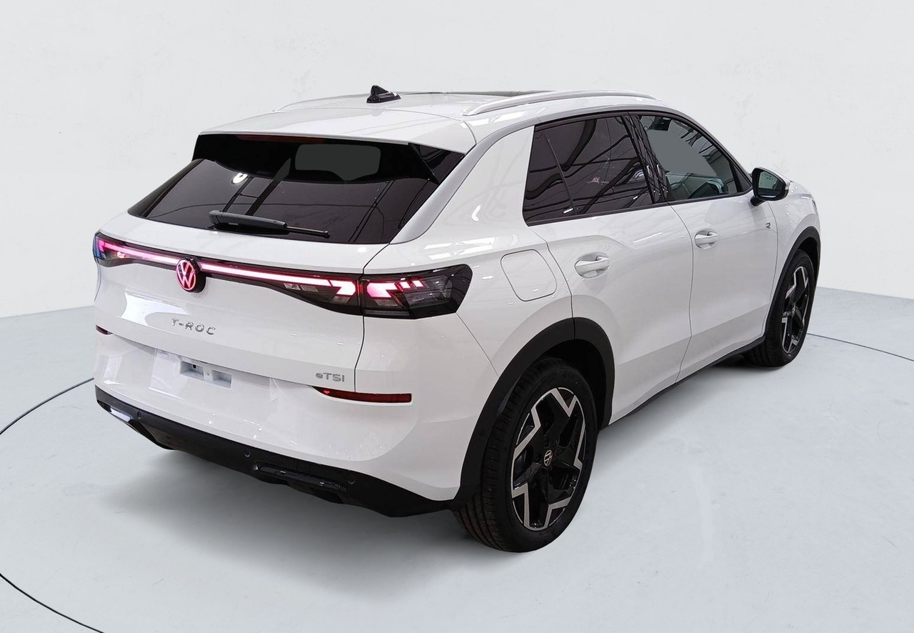 Volkswagen T-Roc — photo 5