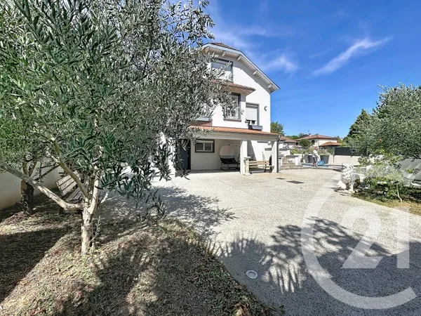 Maison 6 pièces 360 m²
