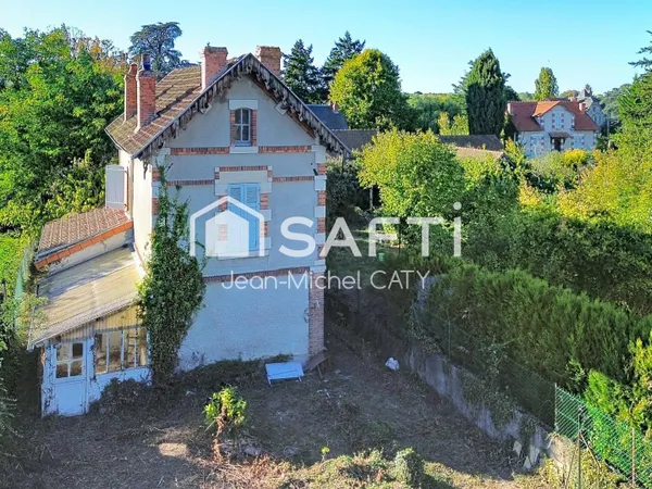 Cosne Cours sur Loire, maison de 96 m² à rénover.