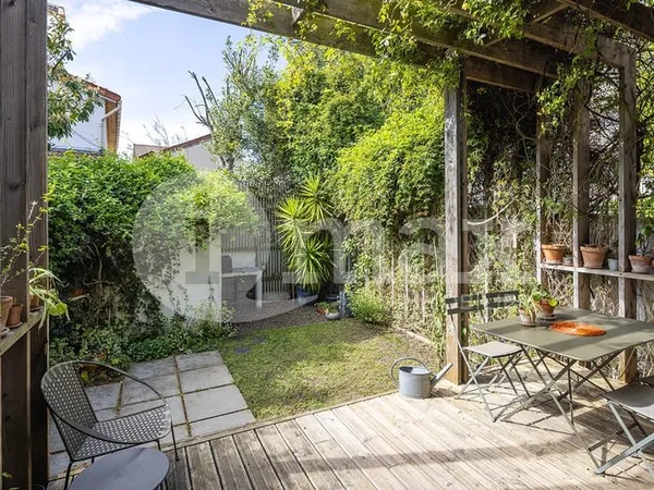 COURBEVOIE GARE - MAISON 6 PIECES 150 m² + JARDIN - 1 190 000 € FAI