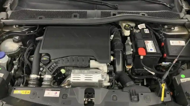 Peugeot 2008 puretech 130 s&amp;s eat8 gt — photo 7