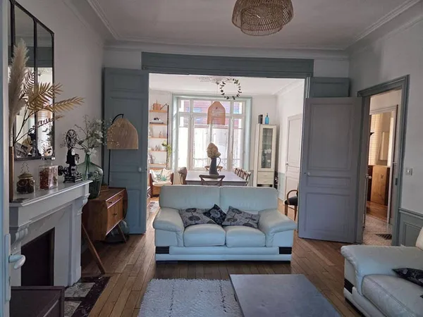 Maison 8 pièces 180 m²