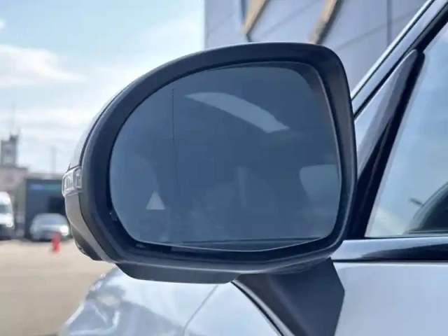Mercedes Glc 300 e  hybrid eq 4matic am — photo 14