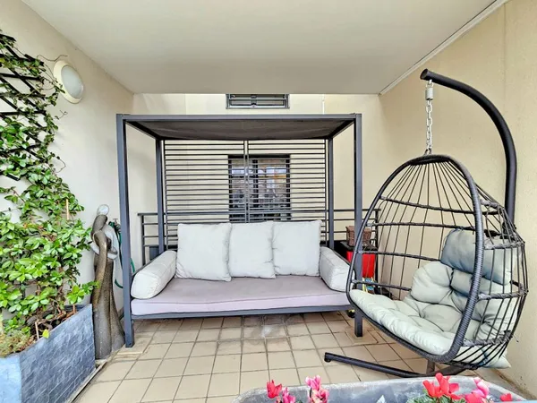 Appartement familial 4 avec bureau, terrasse couverte et balcons