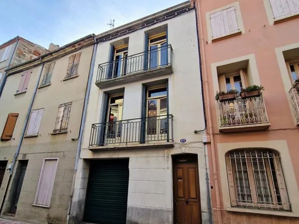 MAISON DE VILLE A RENOVER