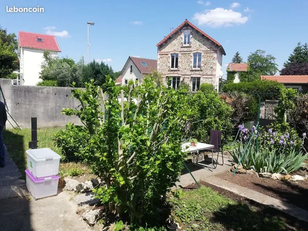 Studio à 850m de la gare de Gagny RER E