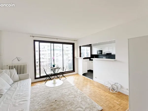 À louer - appartement meublé de 32m2 - Levallois Perret (au pied du métro Anatole France) - 1400 Eur