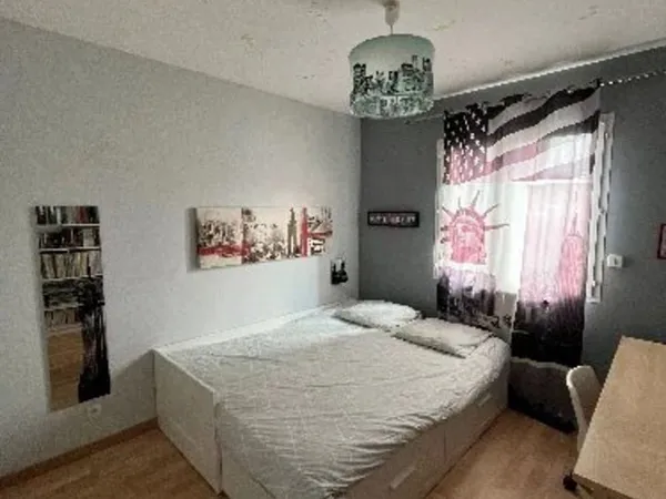 CHAMBRE MEUBLEE AVEC PARKING