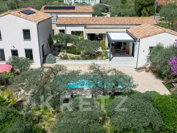 Villa d'Exception à Nyons - Luxe, Raffinement et Panorama Provençal