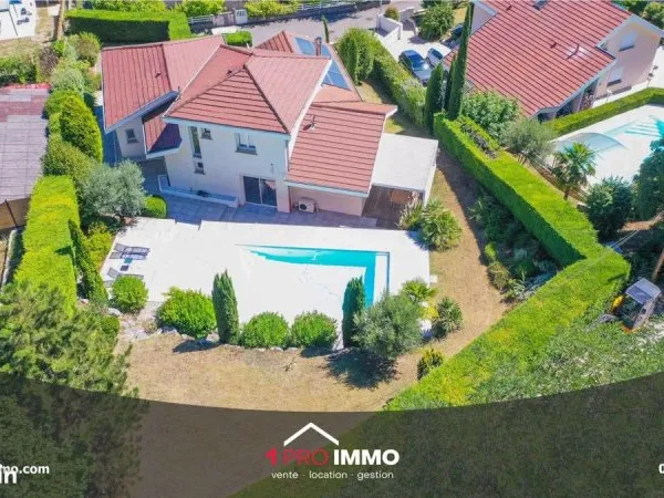 Maison 5 pièces 300 m²