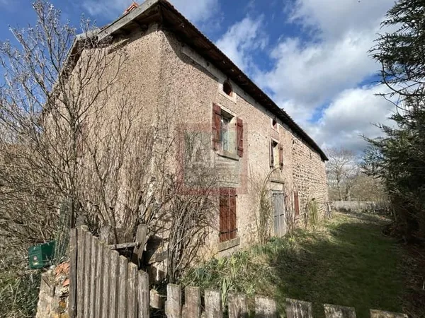 Corps de ferme à rénover entre Le Puy en Velay et Langogne