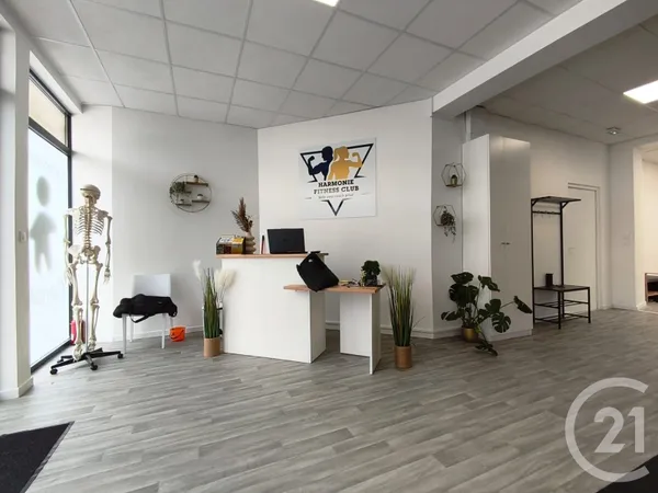 Local commercial 120 m²