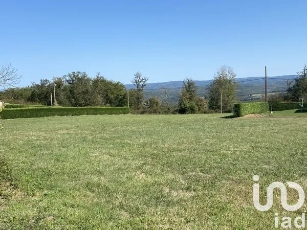 Terrain 2032 m²